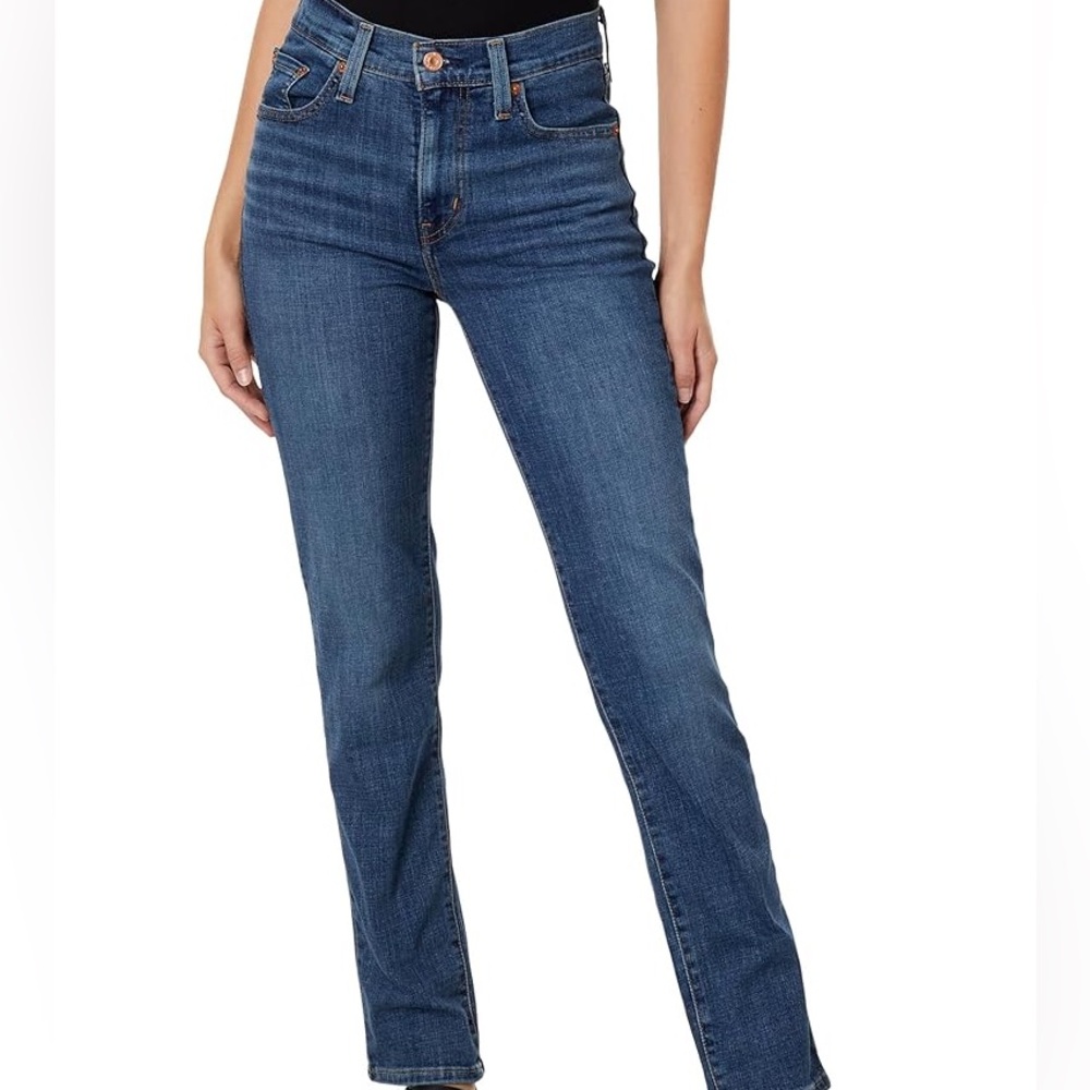 Levi's Women's Straight 505 Jeans in Dark Blue waist 31, length 28, size 12